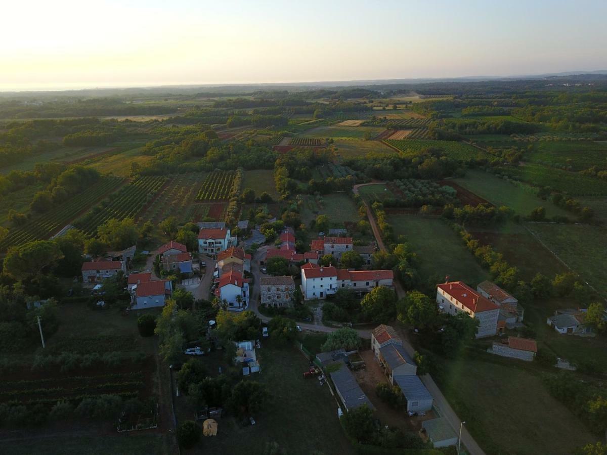The Village Новиград Экстерьер фото